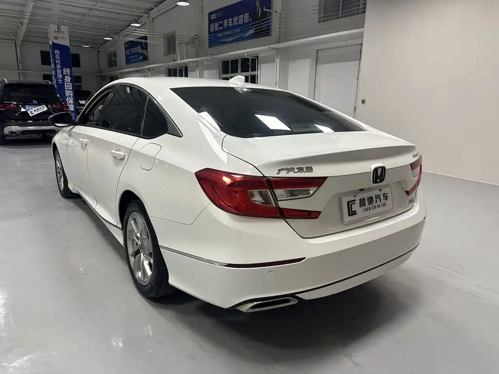 Honda Accord — фото 6