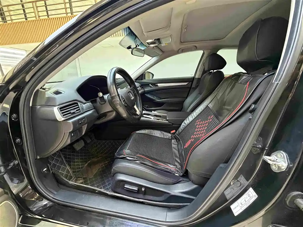 Honda Accord — фото 4