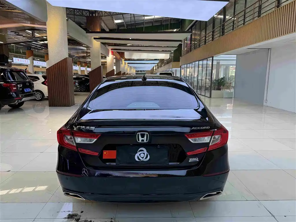 Honda Accord — фото 8