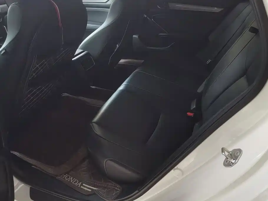 Honda Inspire — фото 11