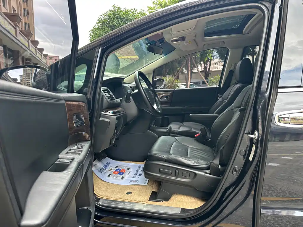 Honda Odyssey — фото 11