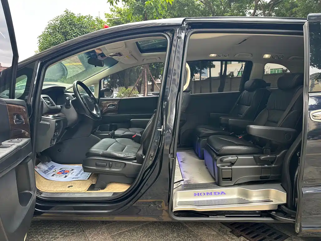 Honda Odyssey — фото 13