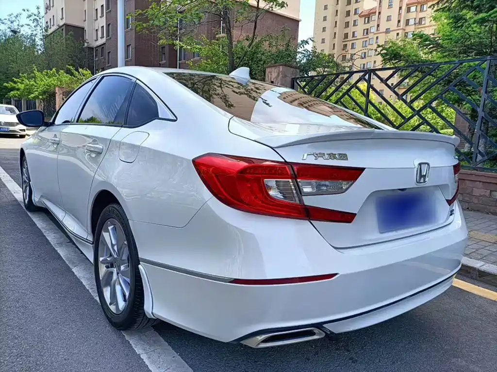 Honda Accord — фото 6