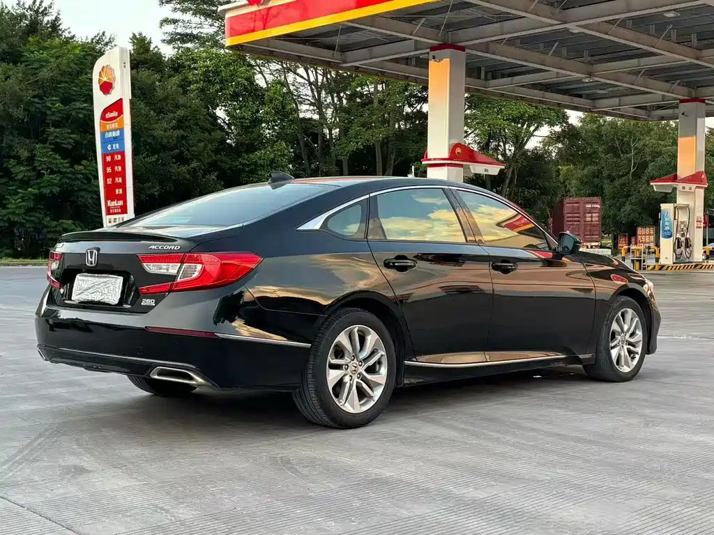 Honda Accord — фото 5