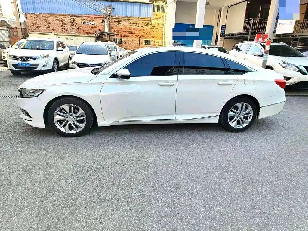 Honda Accord — фото 4