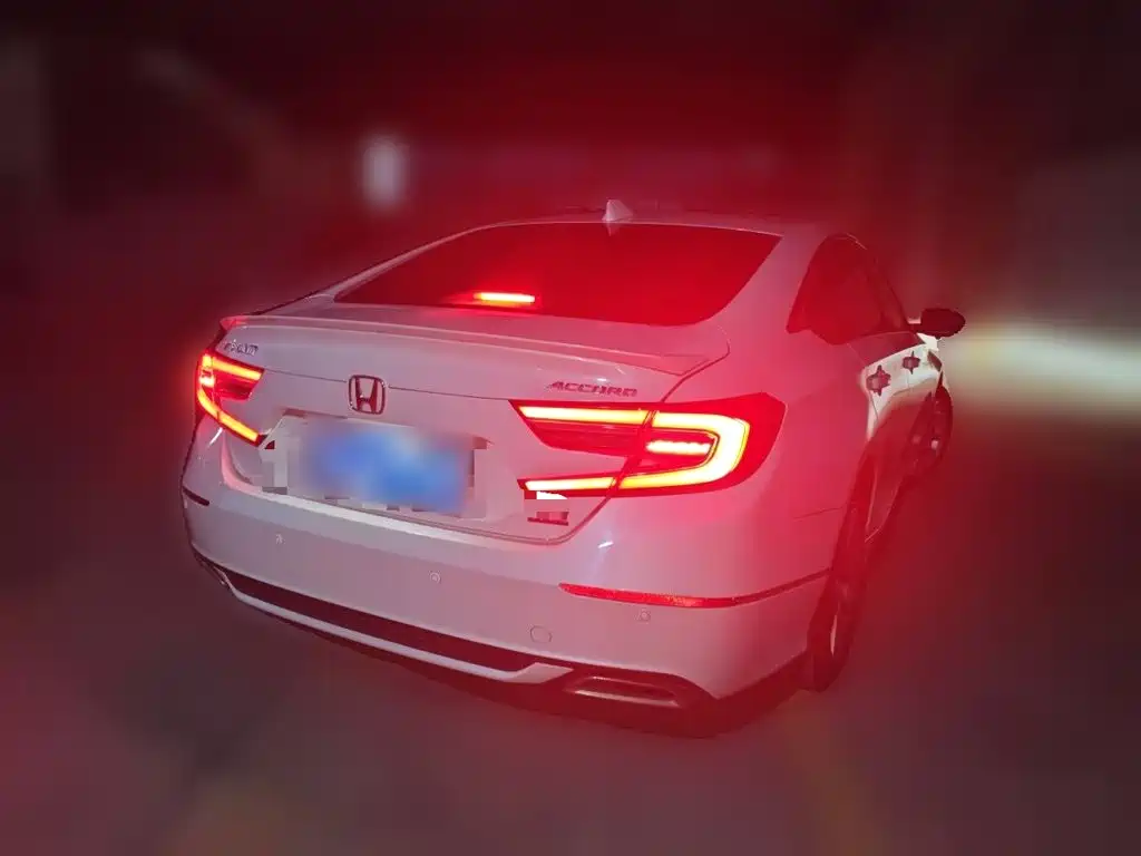 Honda Accord — фото 4