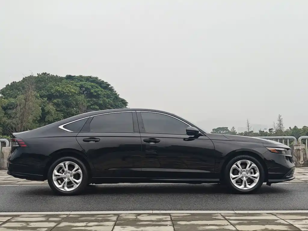 Honda Accord — фото 4