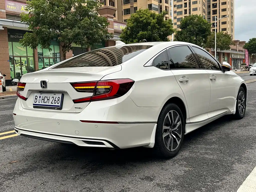 Honda Accord — фото 4