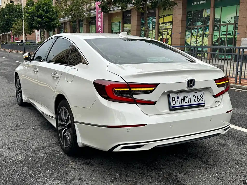 Honda Accord — фото 6