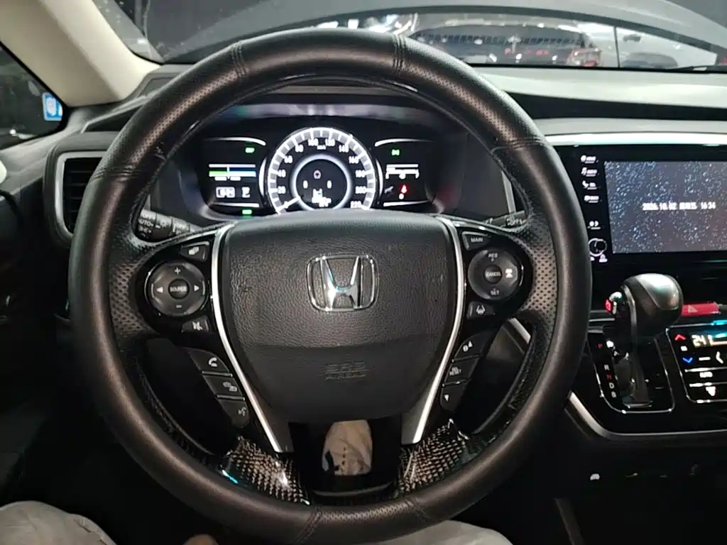 Honda Odyssey — фото 11