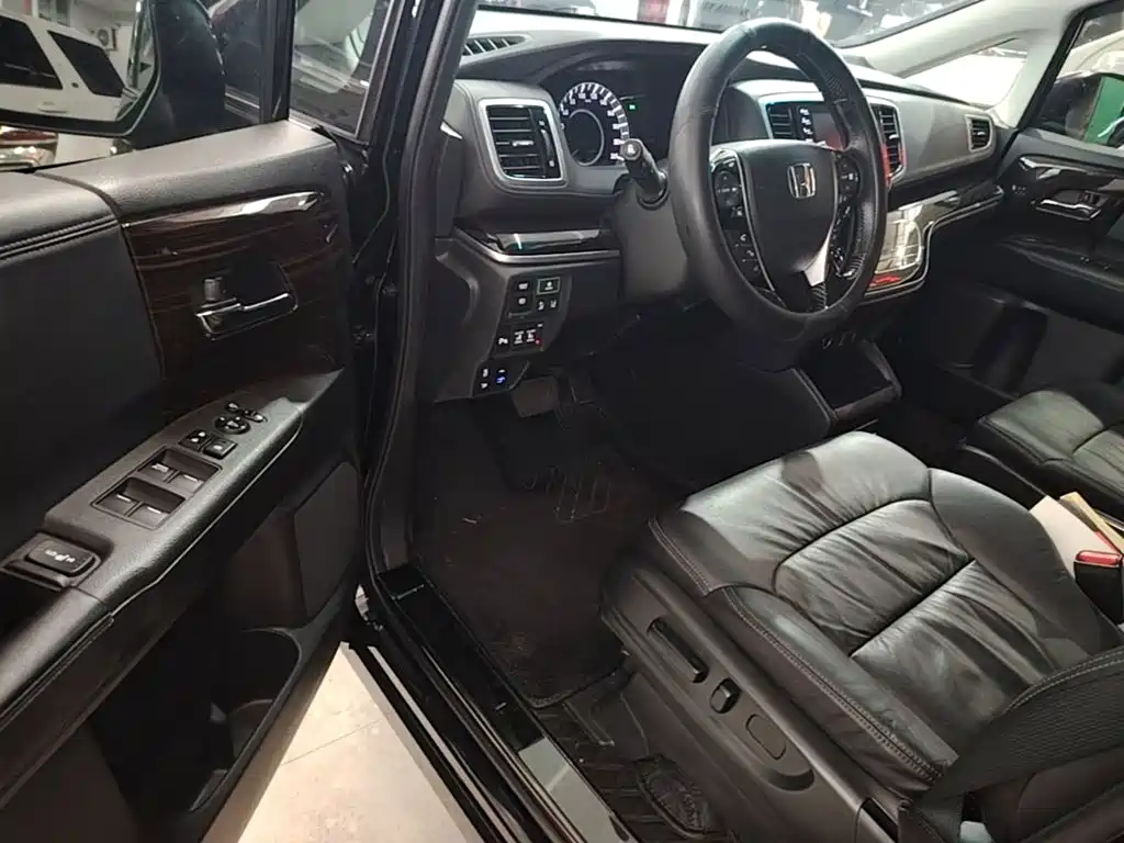 Honda Odyssey — фото 16