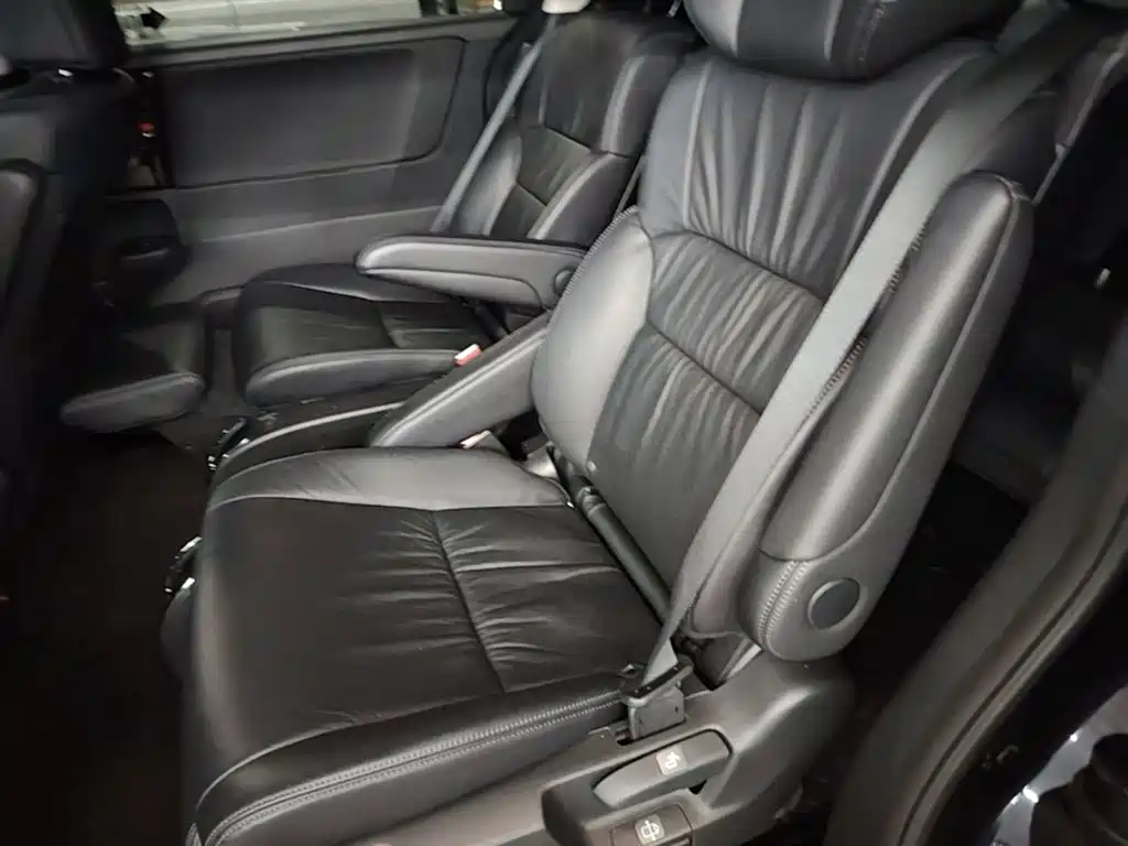 Honda Odyssey — фото 17
