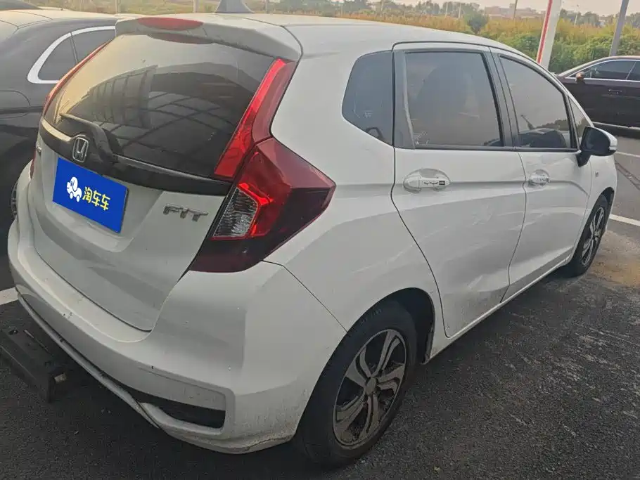 Honda Fit — фото 3