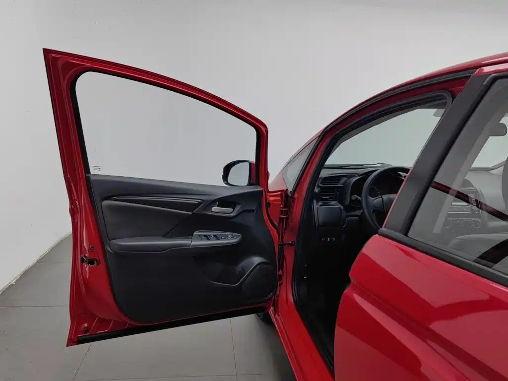 Honda Fit — фото 8