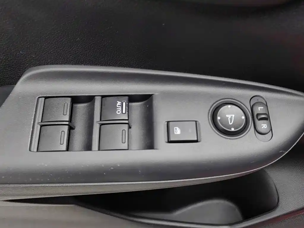 Honda Fit — фото 9
