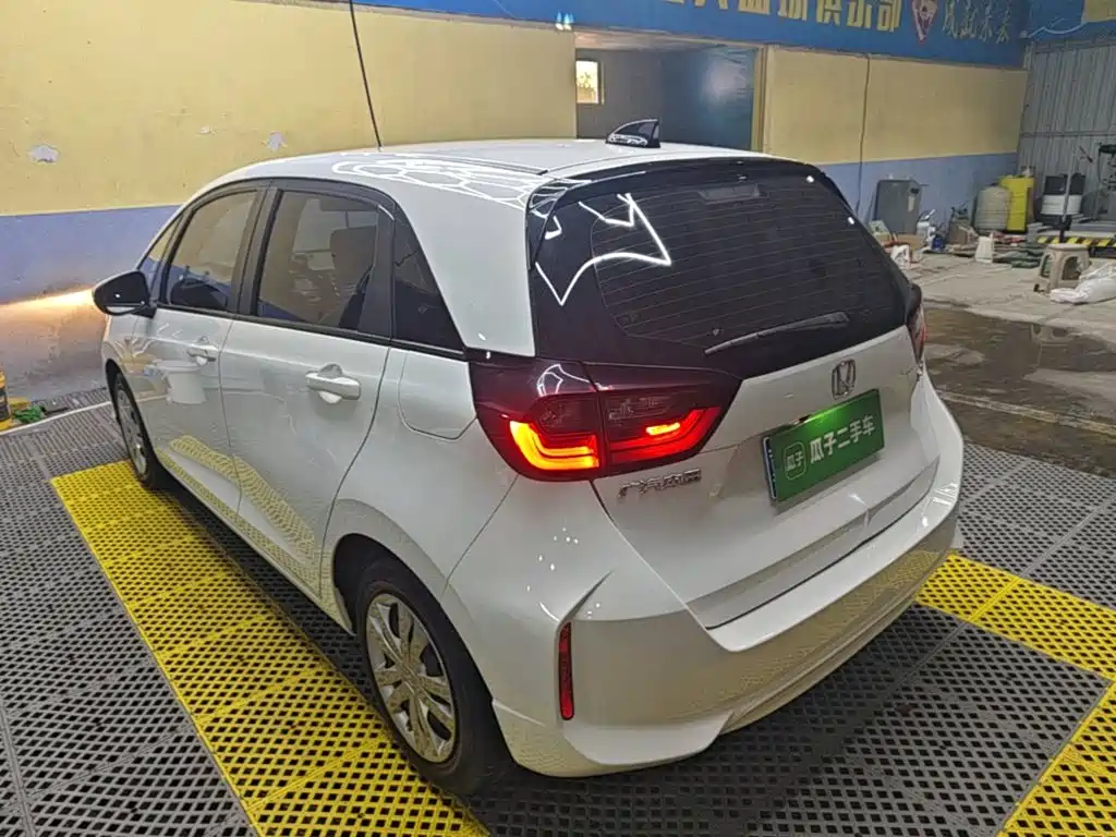 Honda Fit — фото 5