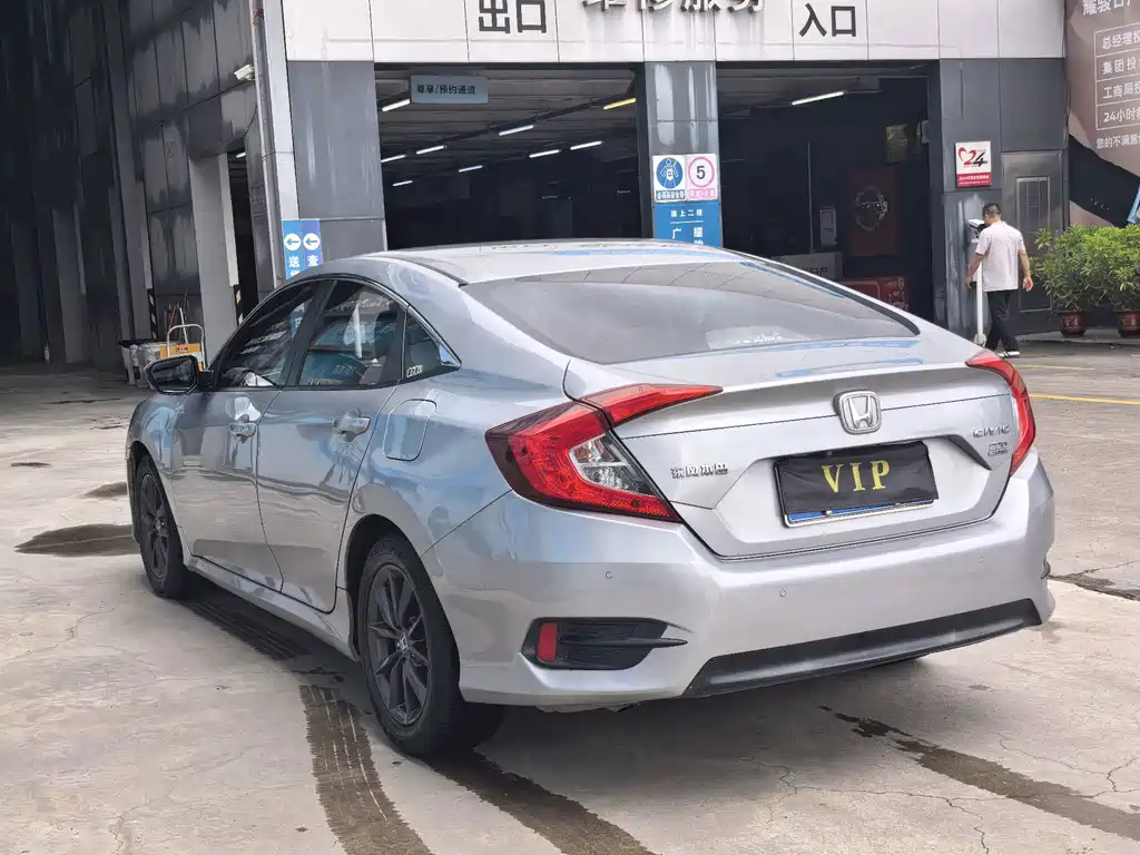 Honda Civic — фото 5