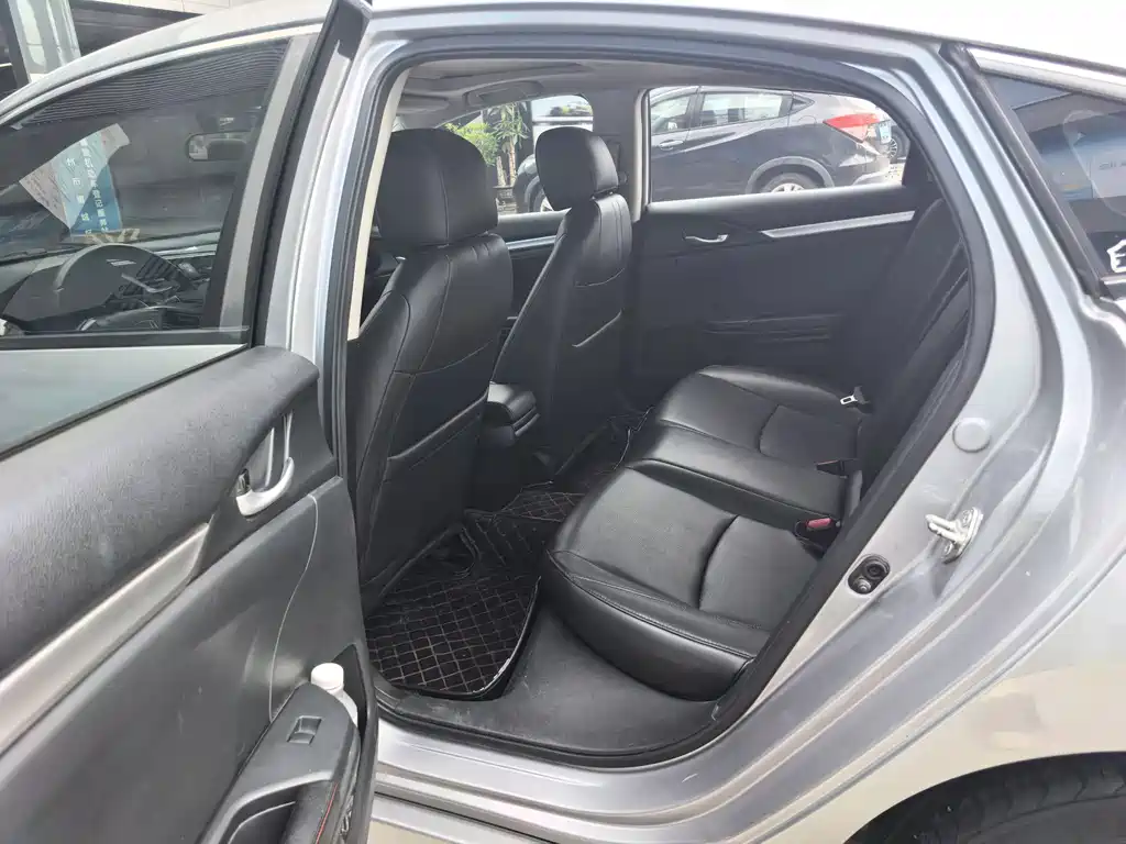 Honda Civic — фото 8