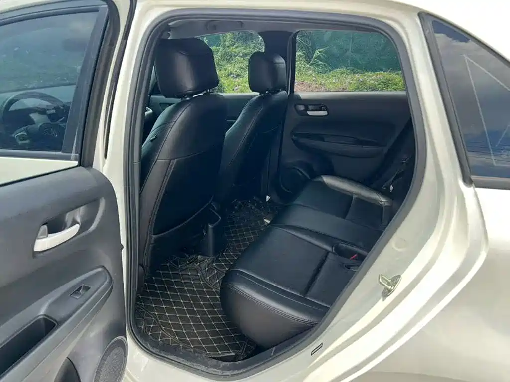 Honda Fit — фото 7
