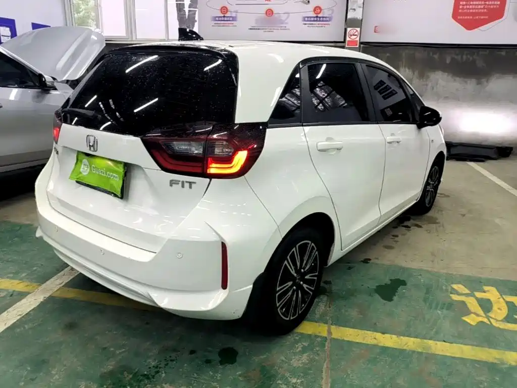 Honda Fit — фото 7