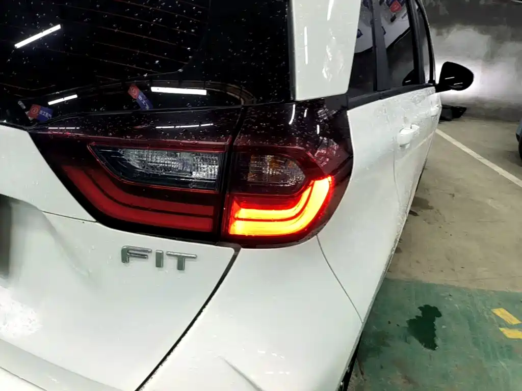 Honda Fit — фото 8