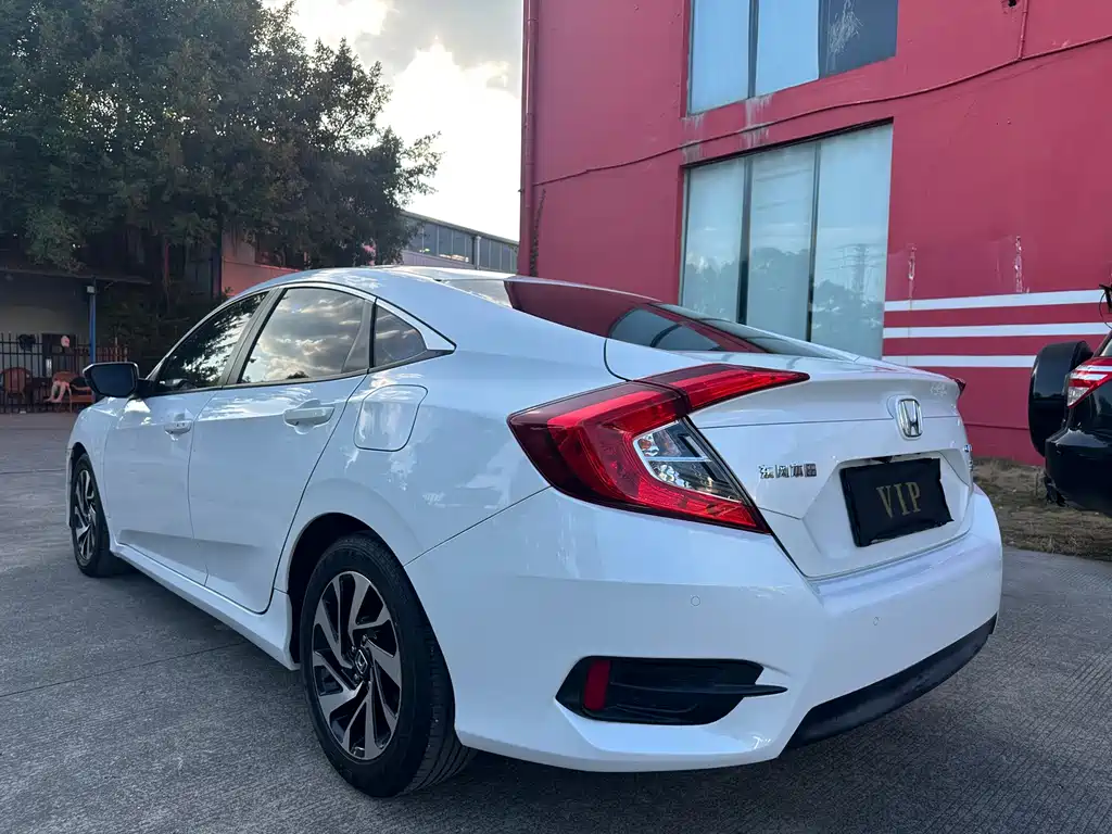 Honda Civic — фото 4