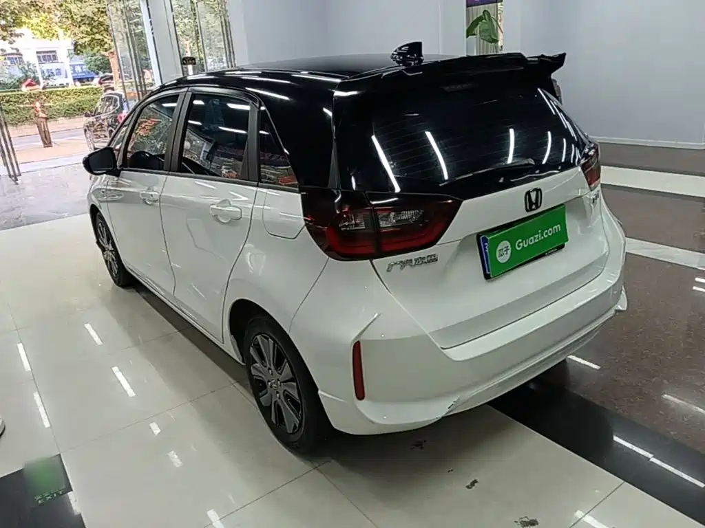Honda Fit — фото 5