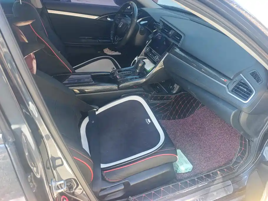Honda Civic — фото 8