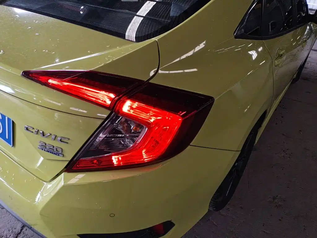 Honda Civic — фото 8