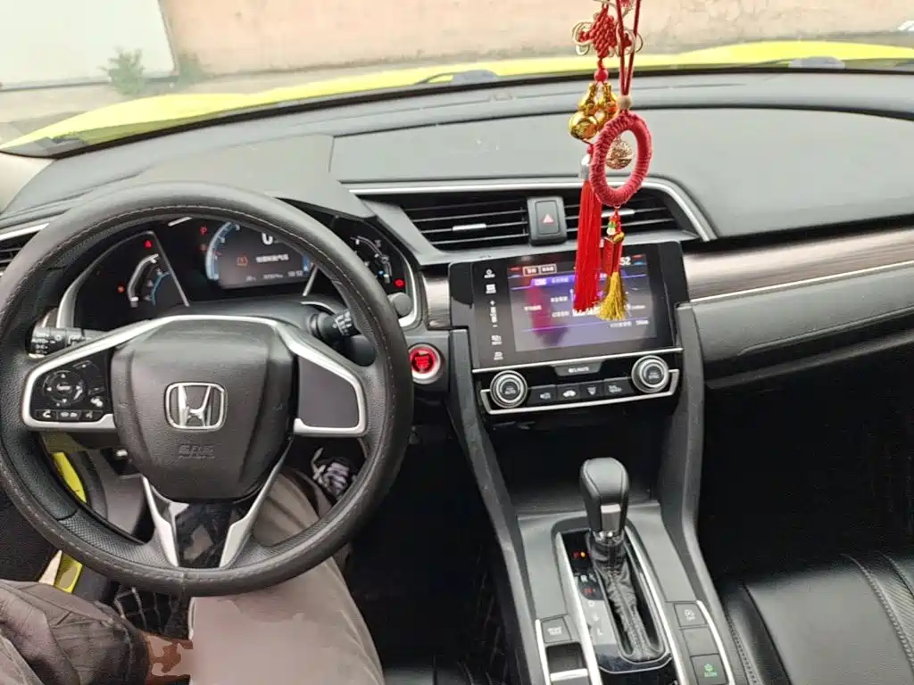 Honda Civic — фото 10