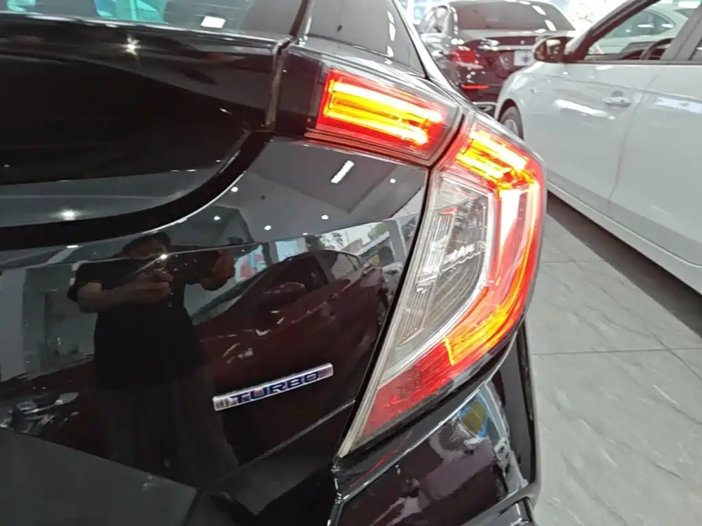 Honda Civic — фото 8
