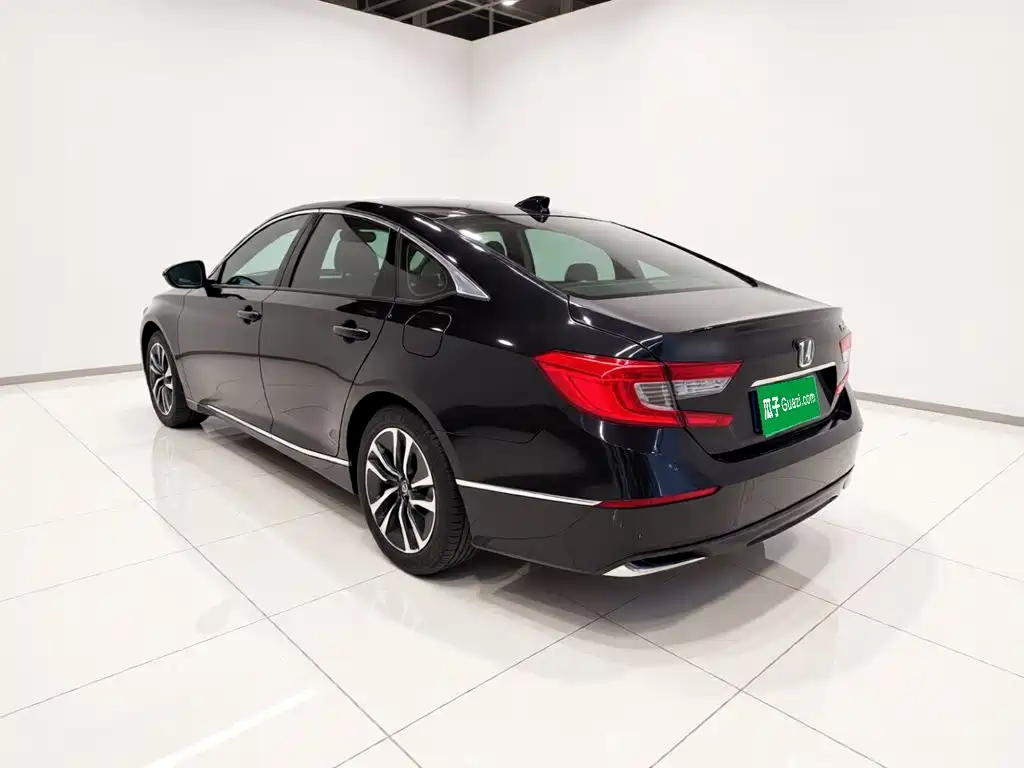 Honda Accord — фото 4