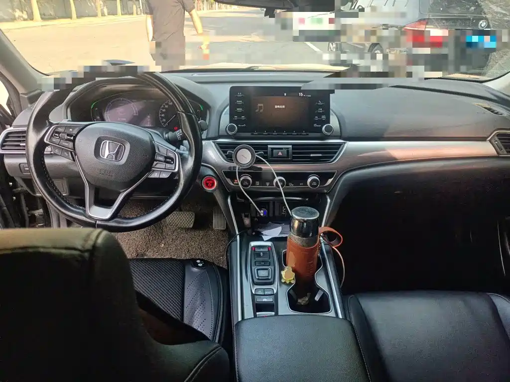 Honda Accord — фото 10