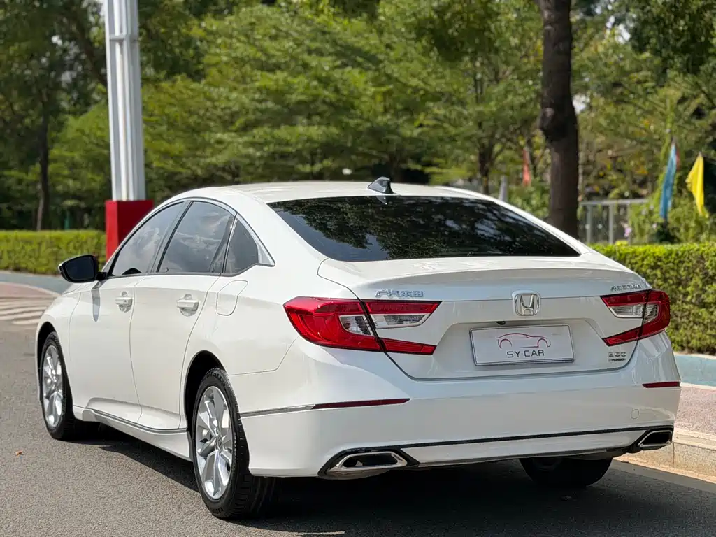 Honda Accord — фото 6