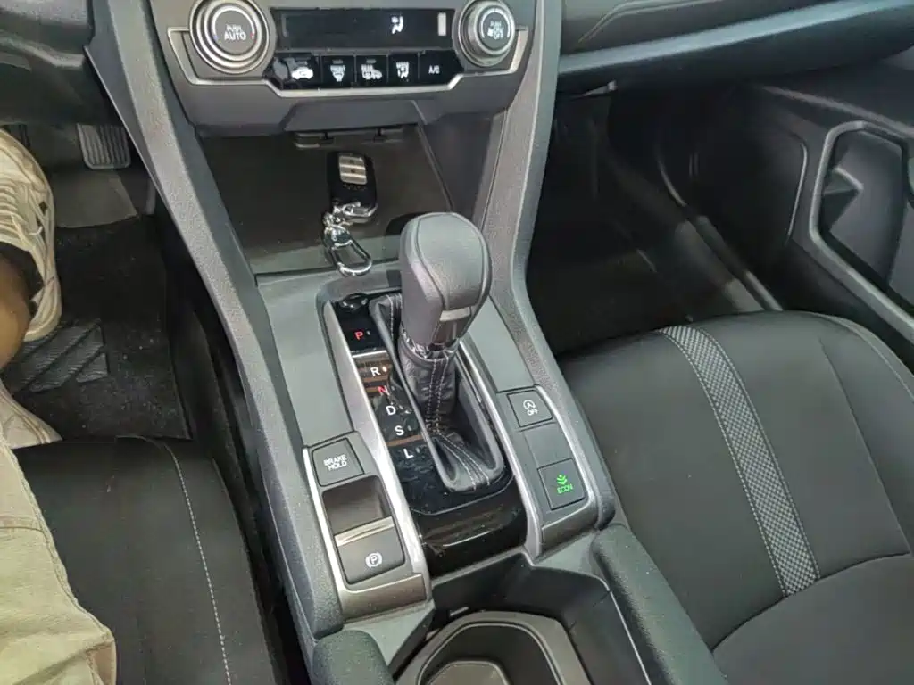 Honda Civic — фото 14