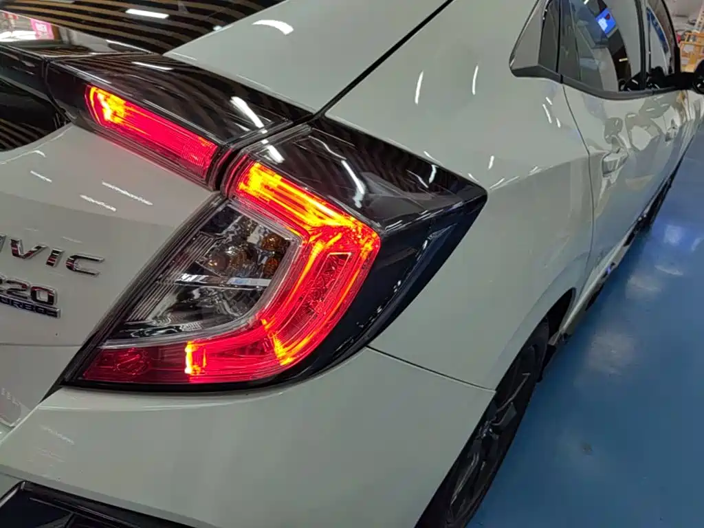 Honda Civic — фото 8