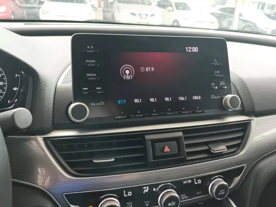 Honda Accord — фото 13