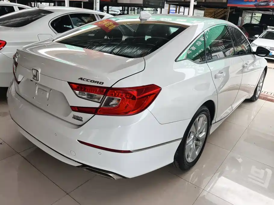 Honda Accord — фото 3