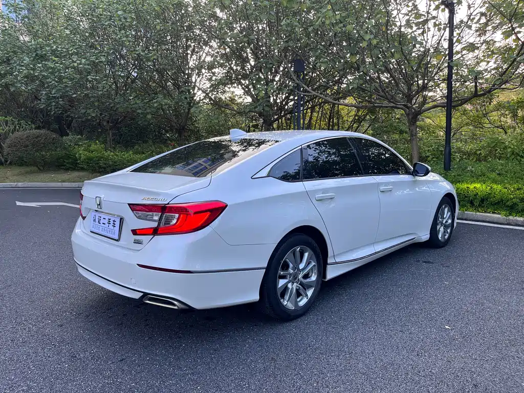 Honda Accord — фото 4