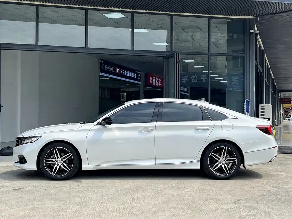 Honda Accord — фото 4