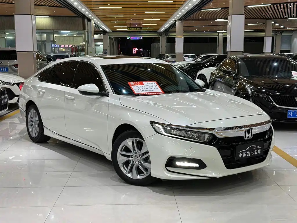Honda Accord — фото 3