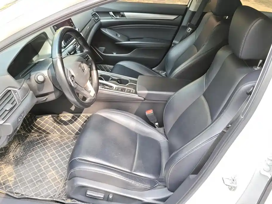 Honda Accord — фото 9