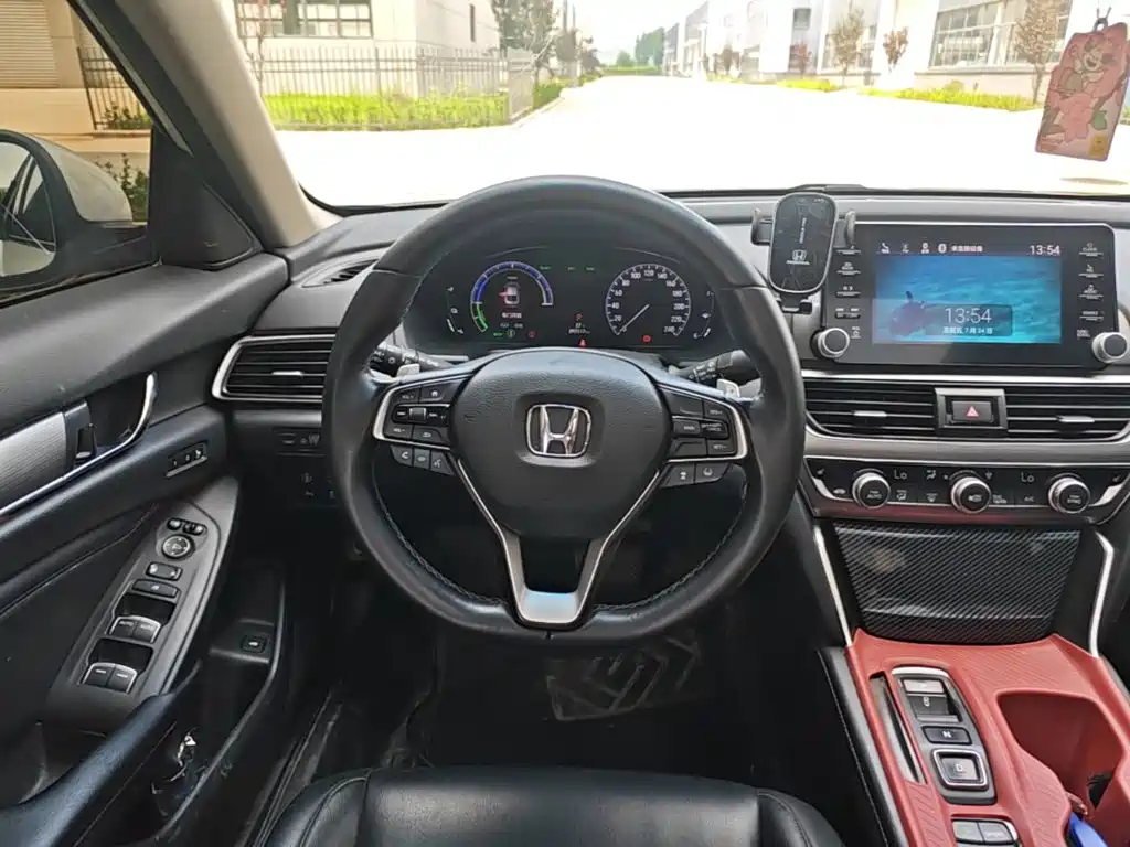 Honda Accord — фото 7