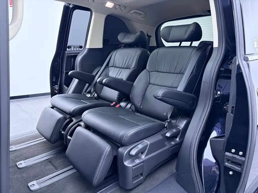 Honda Odyssey — фото 10