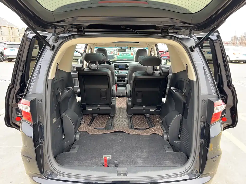 Honda Odyssey — фото 14