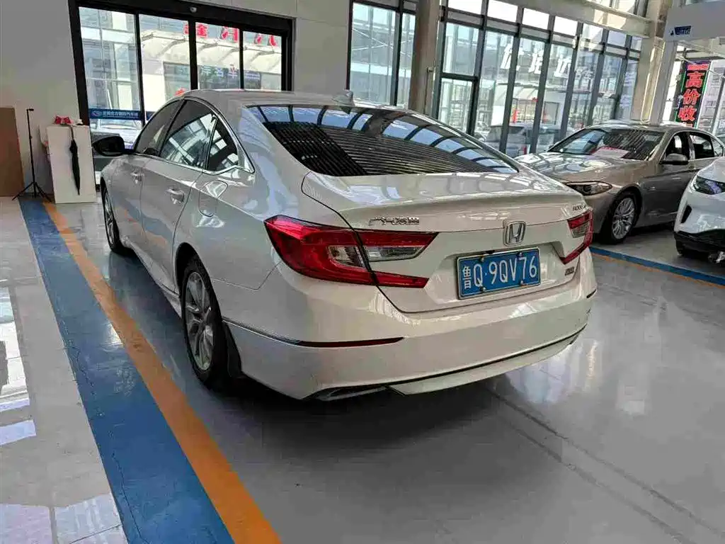 Honda Accord — фото 3