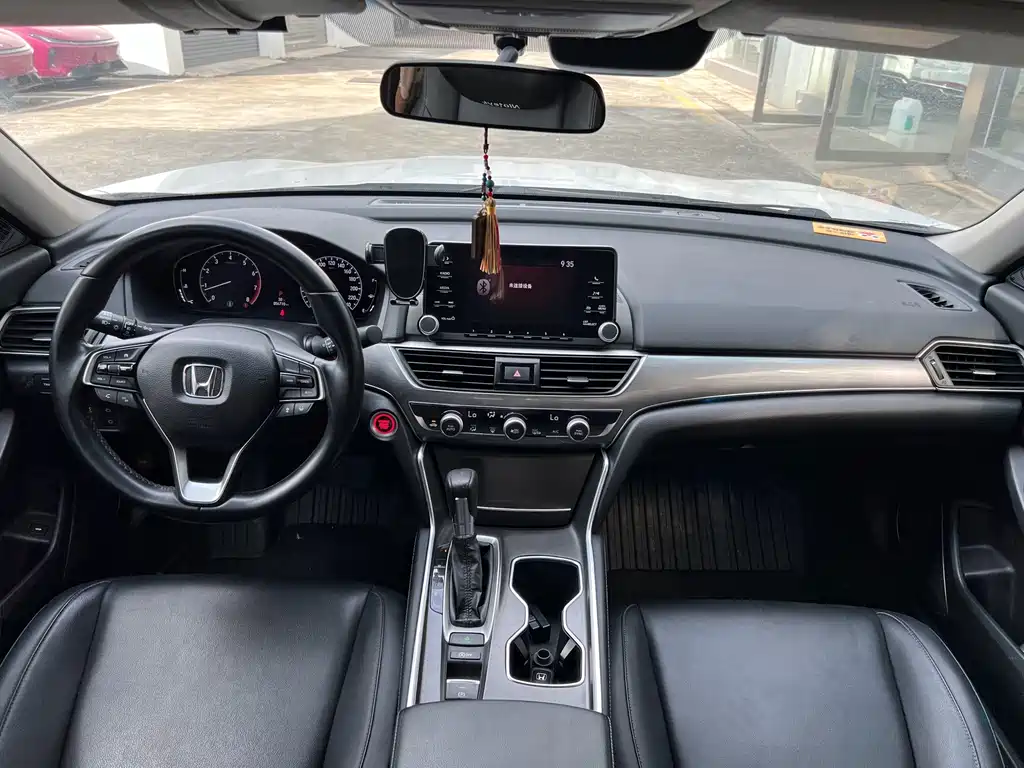 Honda Accord — фото 7