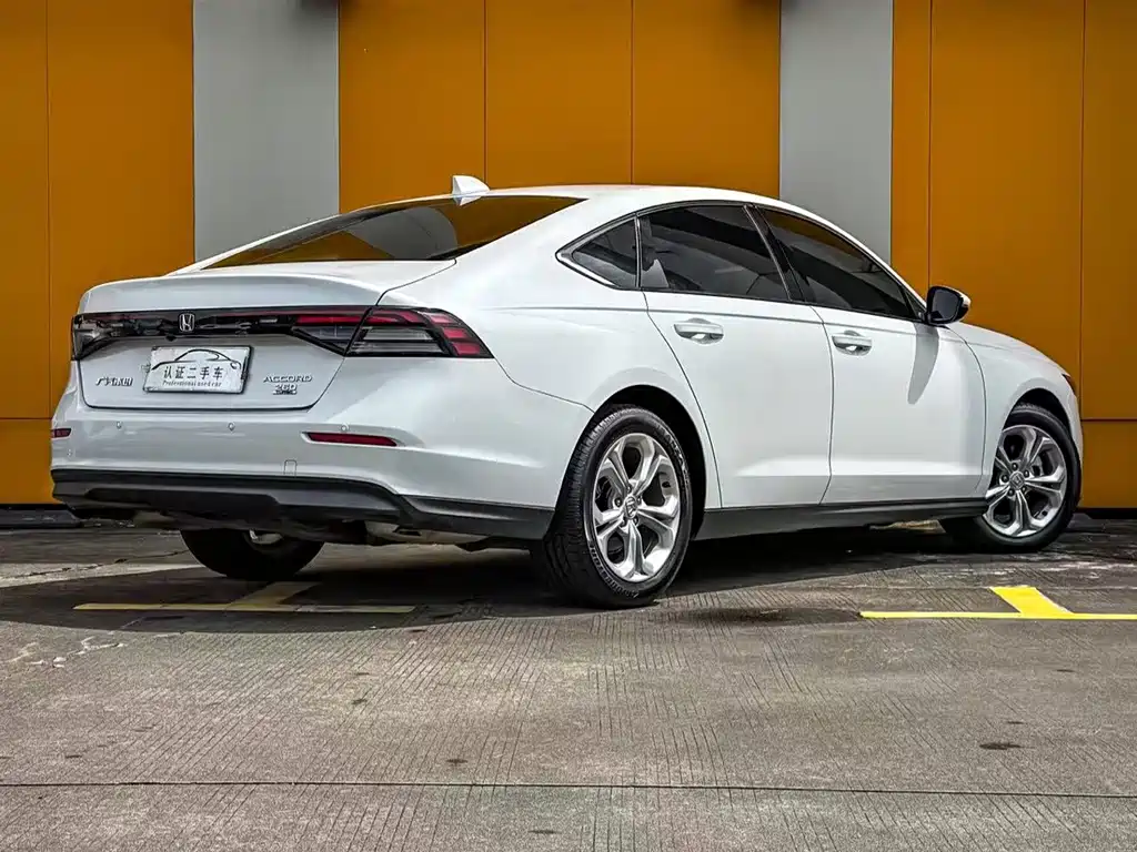 Honda Accord — фото 3
