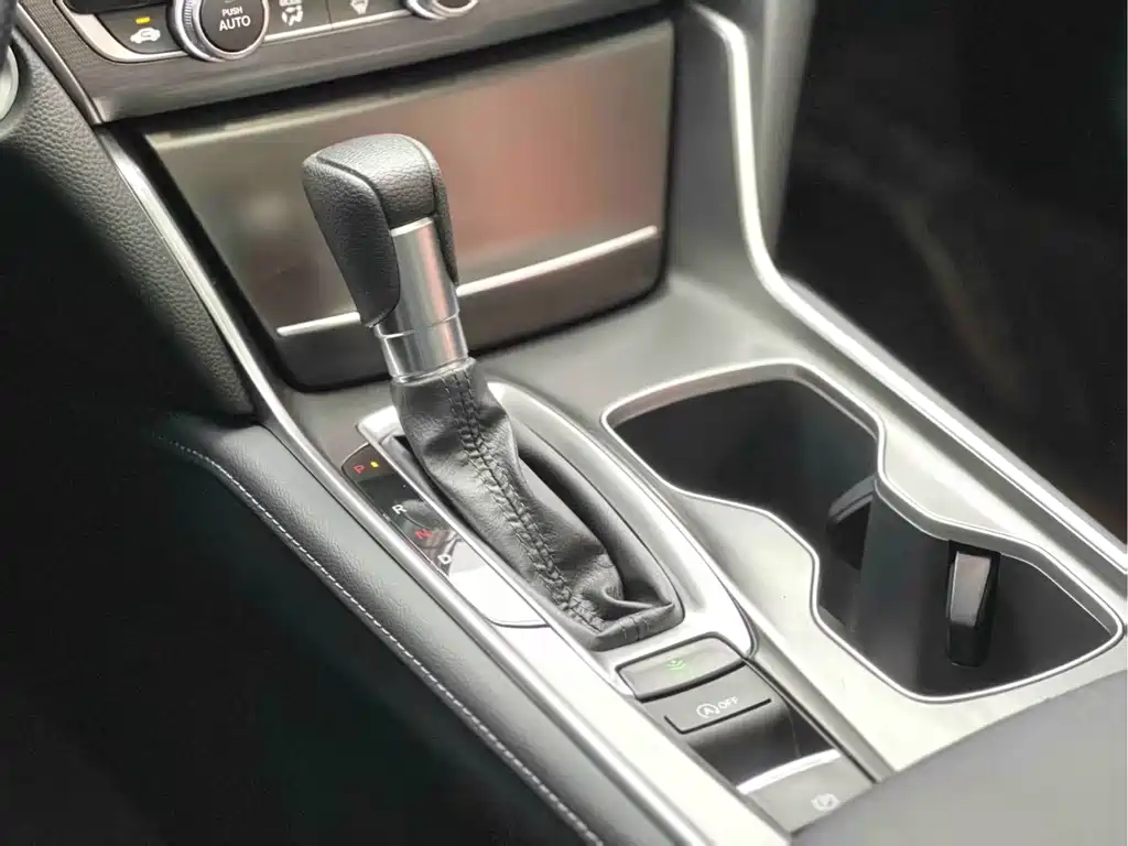 Honda Accord — фото 4