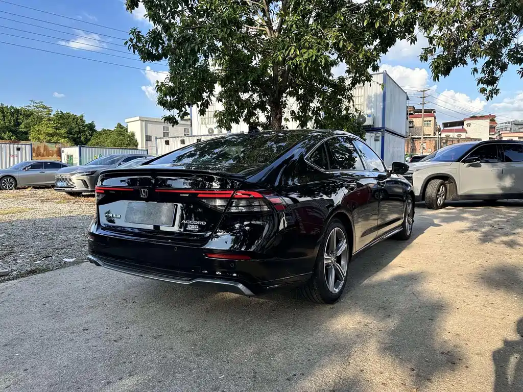 Honda Accord — фото 5